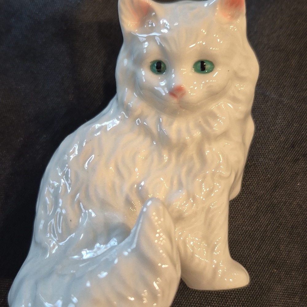 Vintage Goebel Mitzi White Persian Cat Figurine
